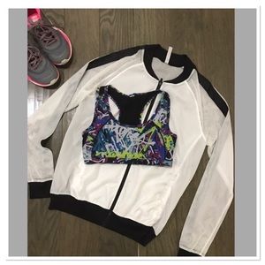 Fabletics Doon Sport Bra w/Lightweight Jacket